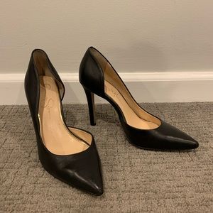 Jessica Simpson black pumps